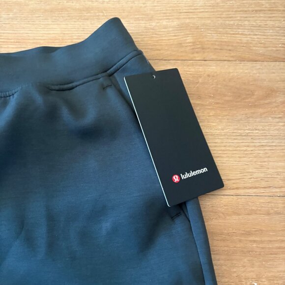 Lululemon Athletic Smooth Spacer Short 7” Blackened Pine NWT Men’s Size L - Picture 3 of 6